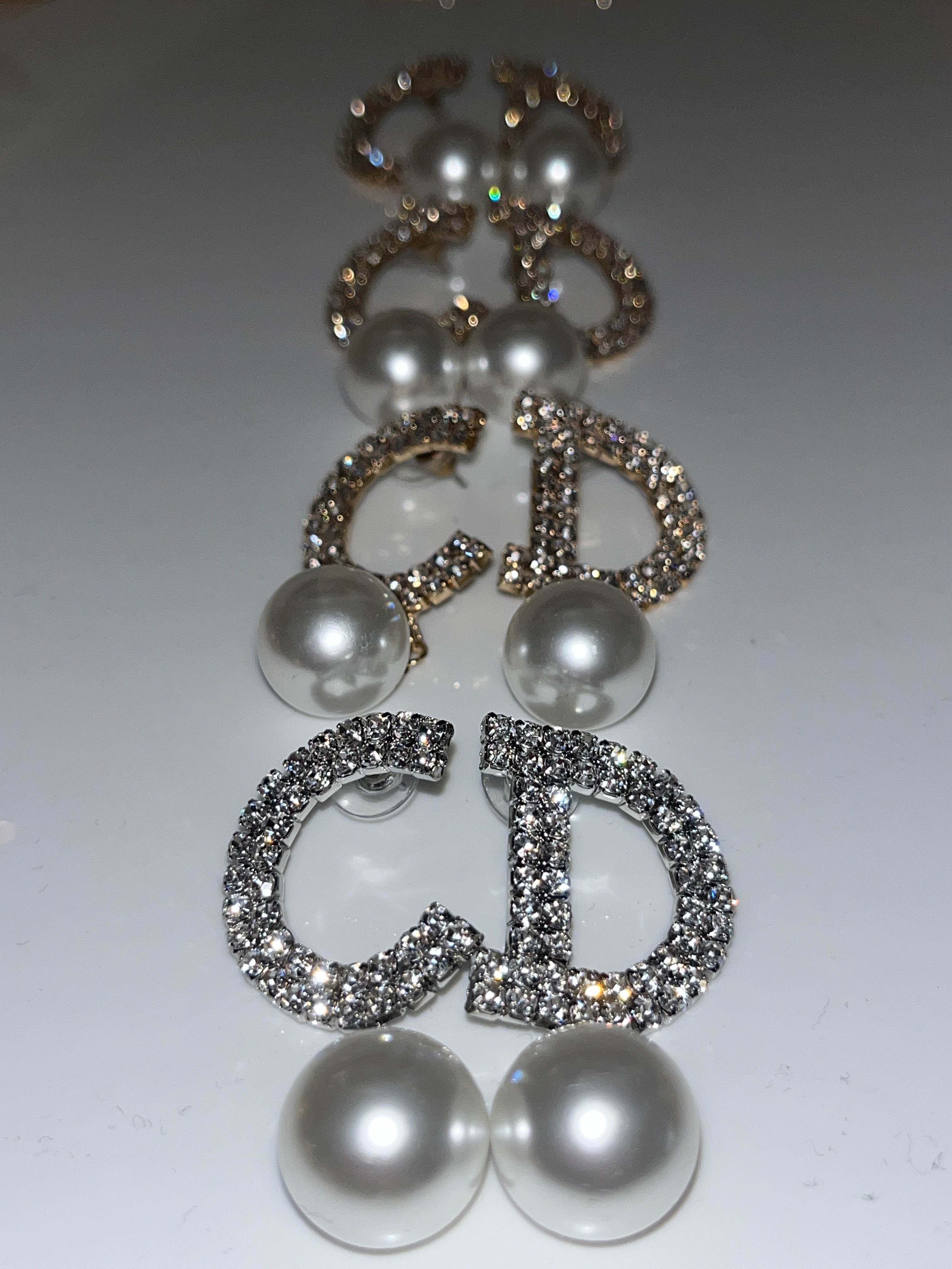 'CD' Pearl Earings